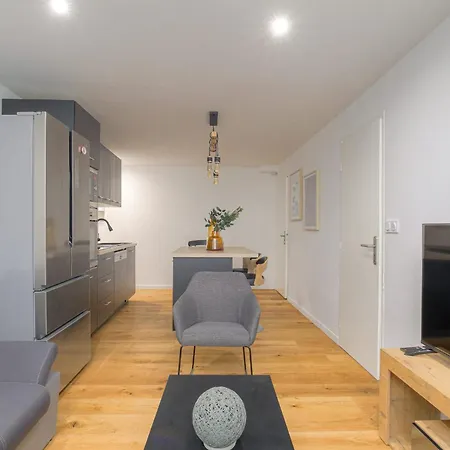 Cosy Et Wifi Tres Debit 아파트 리옹